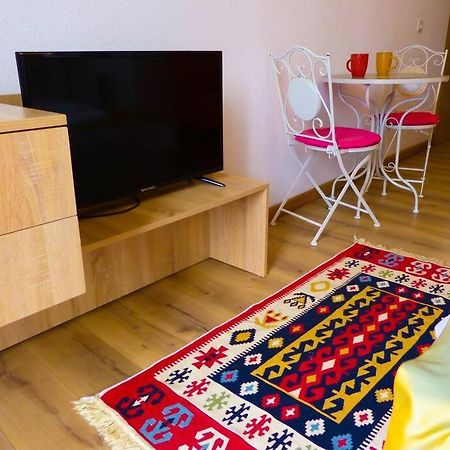 Live-Inn Stunning Apartment On Azneft Sq With President Palace & Old City Views Bakoe Buitenkant foto