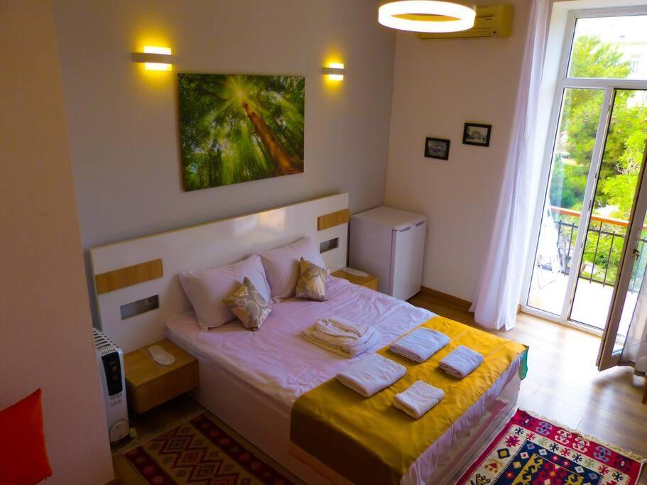 Live-Inn Stunning Apartment On Azneft Sq With President Palace & Old City Views Bakoe Buitenkant foto